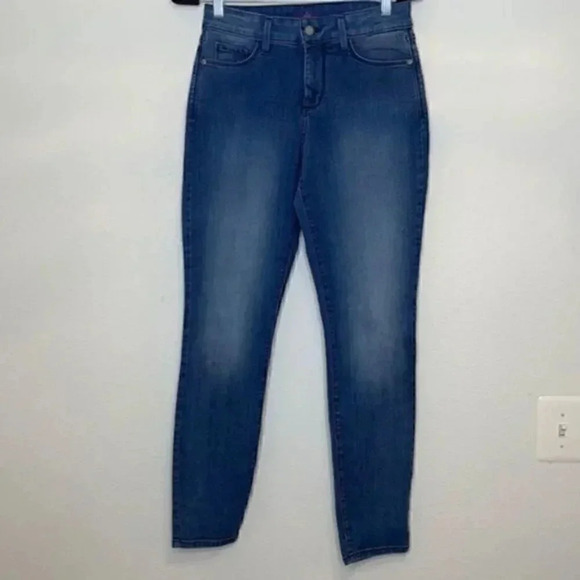 NYDJ size 4 jeggings with zipper back pockets - Picture 1 of 7